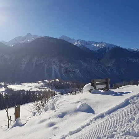 Blick Auf Herrliche Bergwelt Schmitten (Grisons)